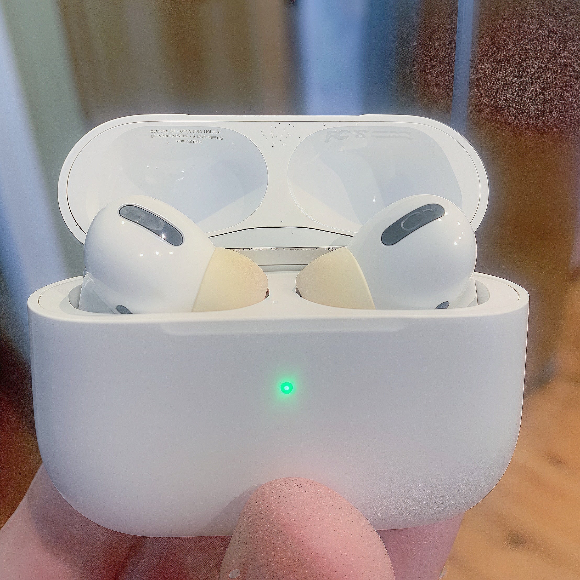Repairing Oxidized Contacts on AirPods Cases: Eraser vs. Precision Cleaning Tools