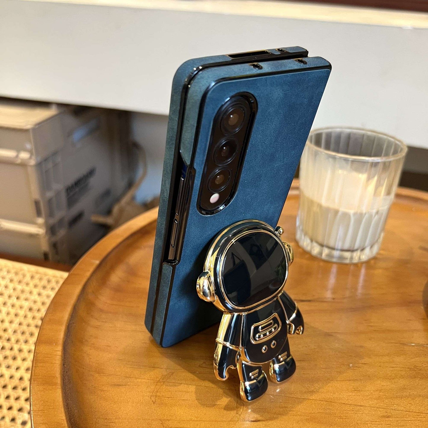 Luxurious and Fashionable Astronaut Stand Phone Case for Samsung Galaxy Z Fold 4 and Galaxy Z Fold 3.